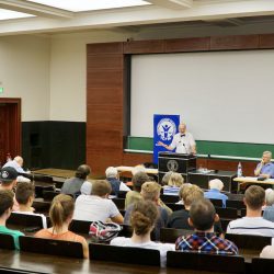 Thomas Schirrmacher während seiner IGFM-Vorlesung an der Universität Freiburg (mit Publikum) © BQ / Warnecke